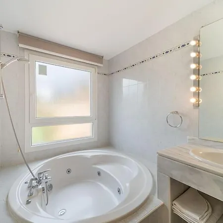 House - 8 Persons-pool Heater-wifi Holiday home Marbella